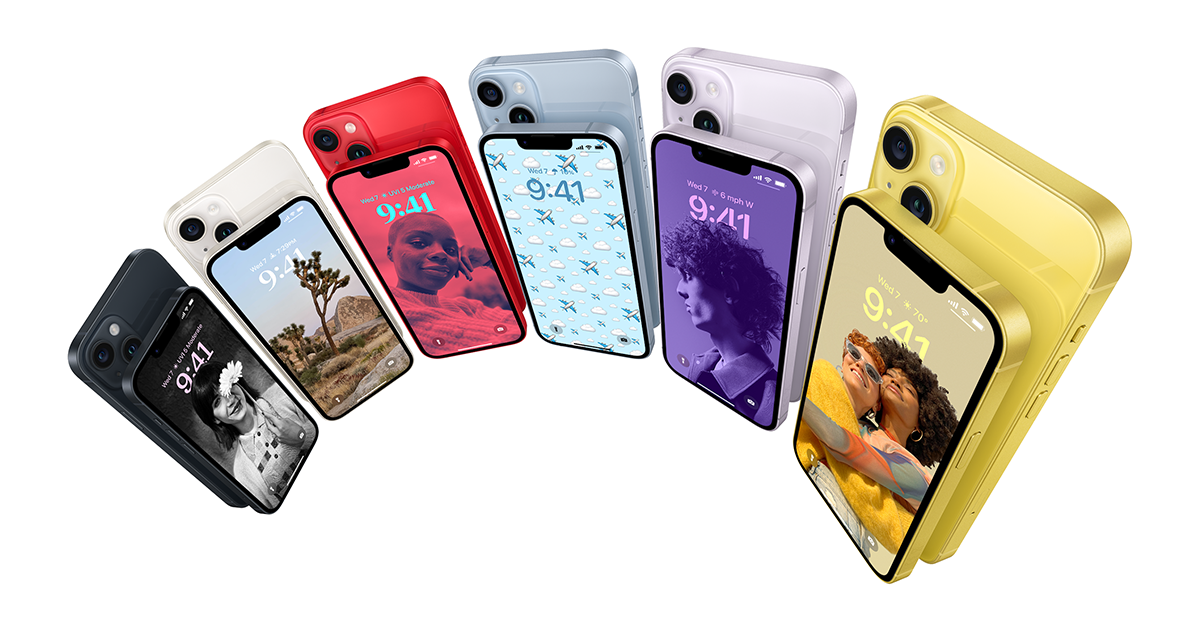 Gama de cores do iPhone 14 colocada em linha.