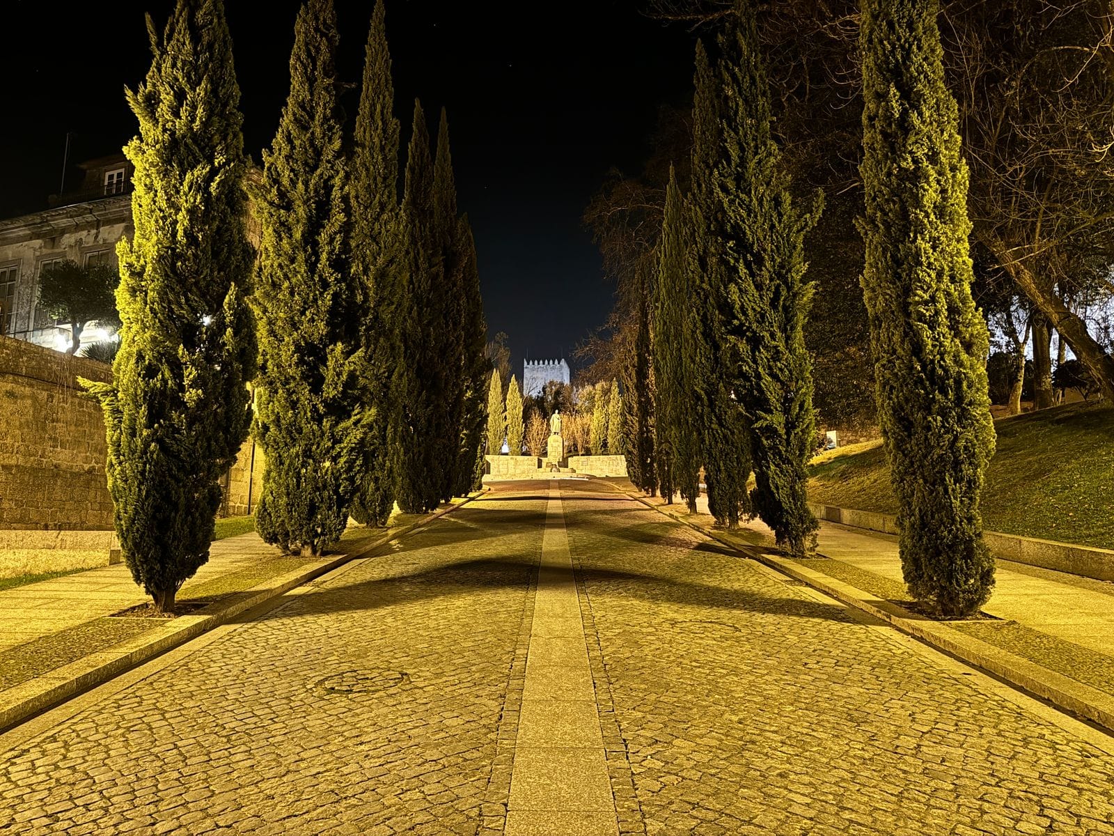 Modo noite com a câmara grande angular do iPhone 15 Pro Max a 1x