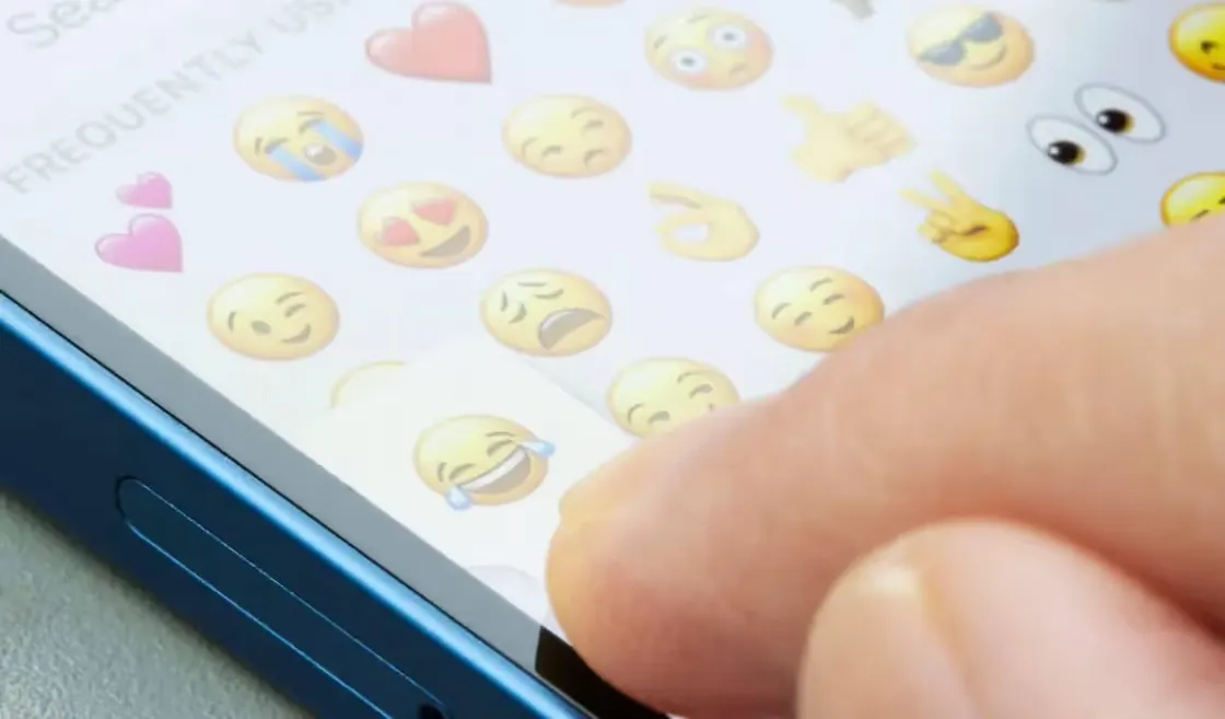 Este tradutor de emojis pode ajudar pais a descodificar mensagens dos jovens