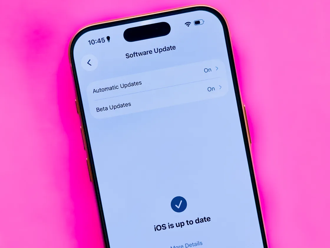 iOS 26.4 está a chegar sem nova Siri baseada no Gemini, mas com várias novidades