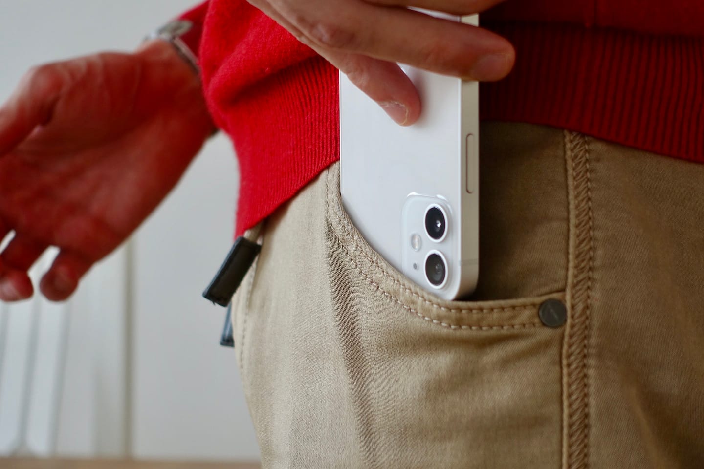 O iPhone 12 ainda vale a pena em 2025?
