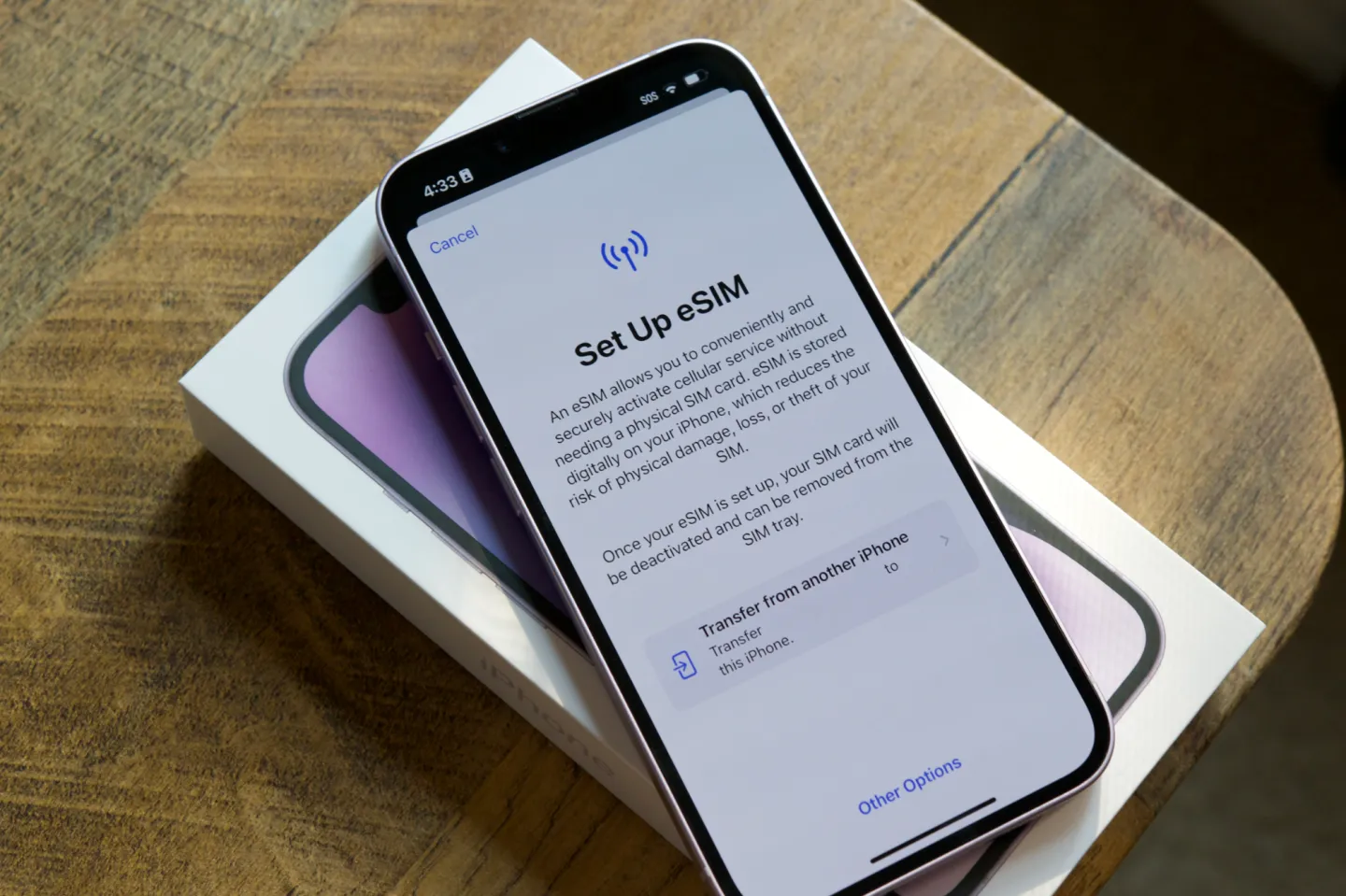 iPhone 15 poderá abandonar o cartão SIM físico em mais países