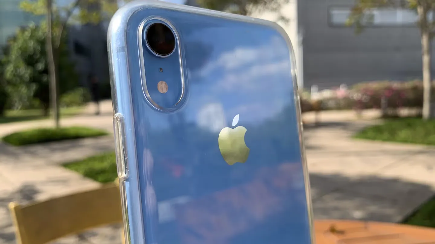 Farto de capas transparentes que ficam amarelas? Aprende como prevenir