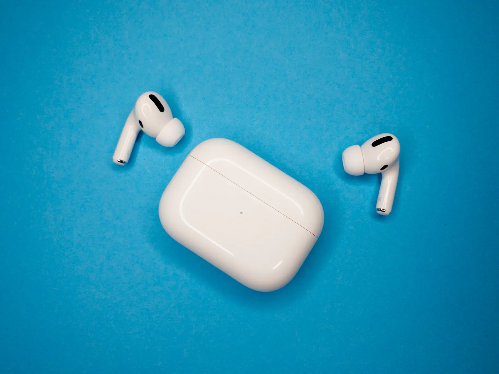 Agora podes tirar fotos usando os teus AirPods - Descobre como!