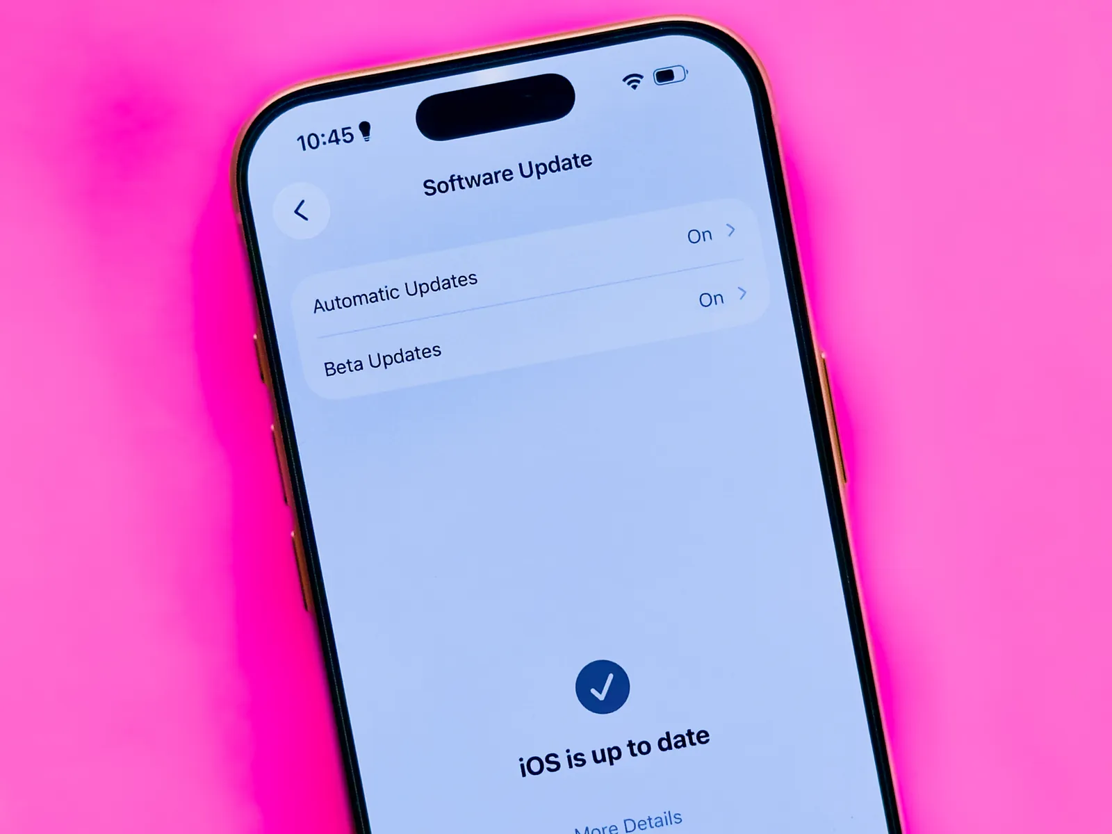 iOS 26.4 está a chegar sem nova Siri baseada no Gemini, mas com várias novidades