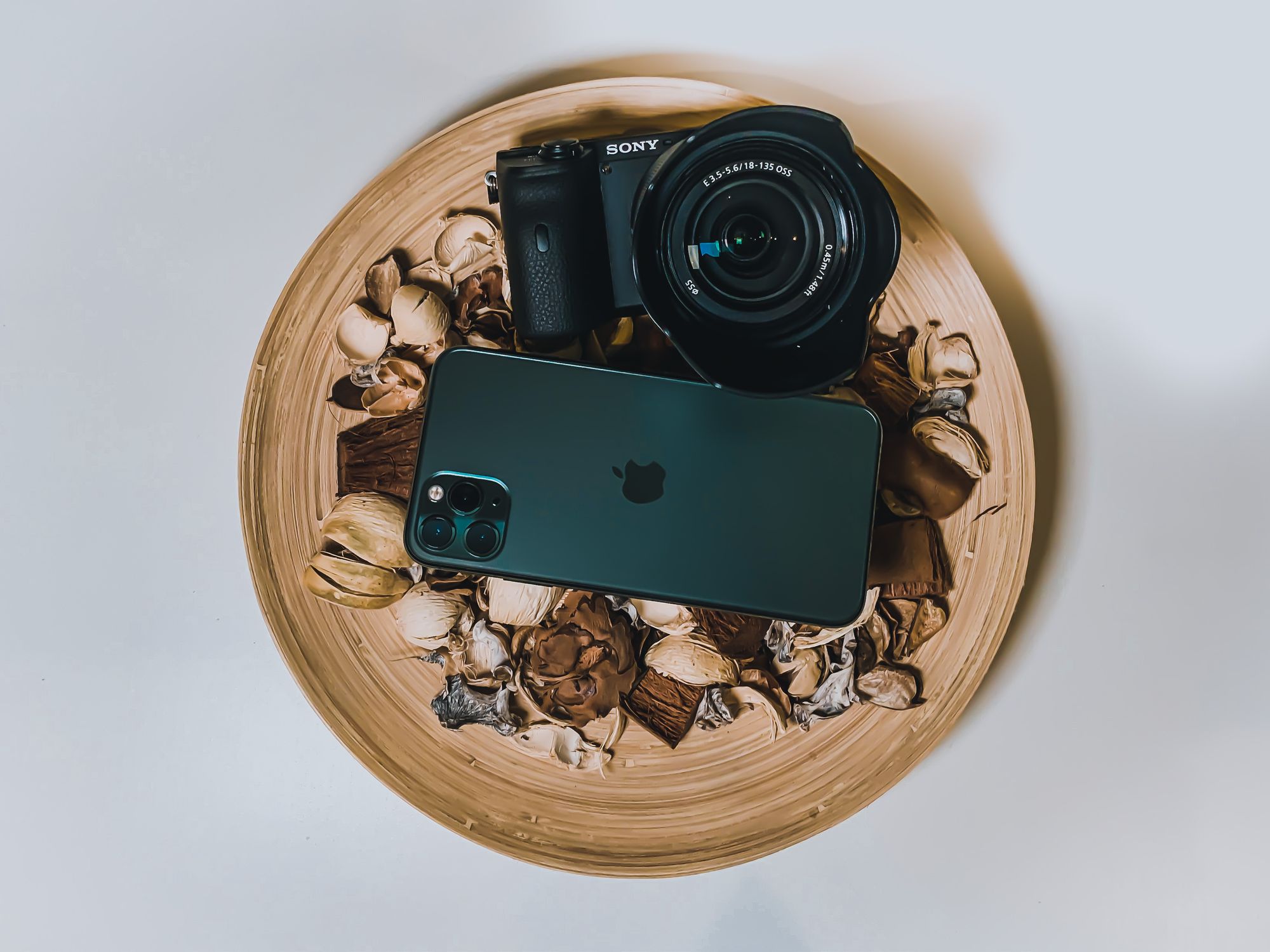 Teste Cego: iPhone vs Sony a6600 - Parte 1 post image