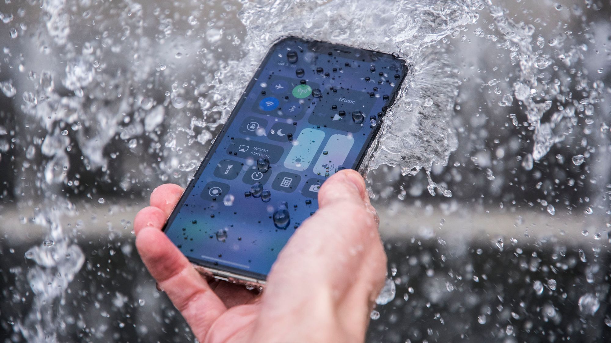 Água no altifalante do teu iPhone? Este Atalho pode retirá-la