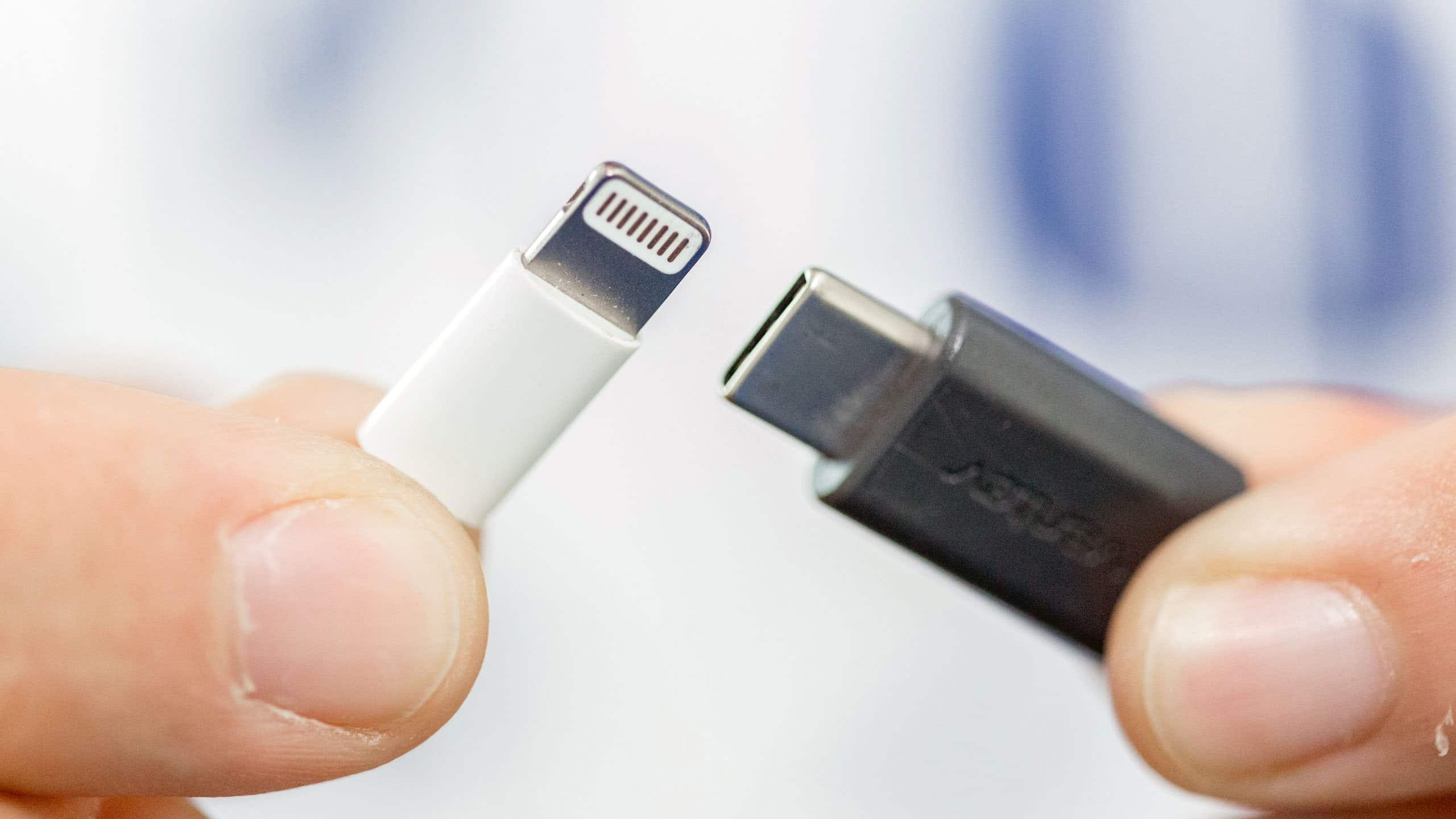 Apple está mesmo tramada: UE obriga iPhone com USB-C até 2024!