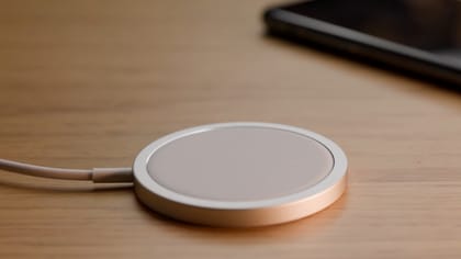 A primeira review do carregador MagSafe para iPhone em PT