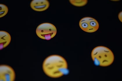 Significado dos emojis: descobre o que querem dizer 😂😒😇🫠😏