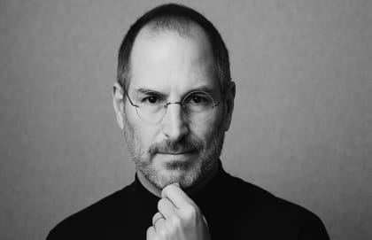 14 anos sem Steve Jobs - O génio que ensinou o mundo a pensar diferente