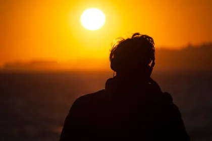 O guia de podcasts para animar os teus dias de praia