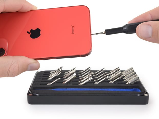 iPhone 12 mini desmontado pela iFixit