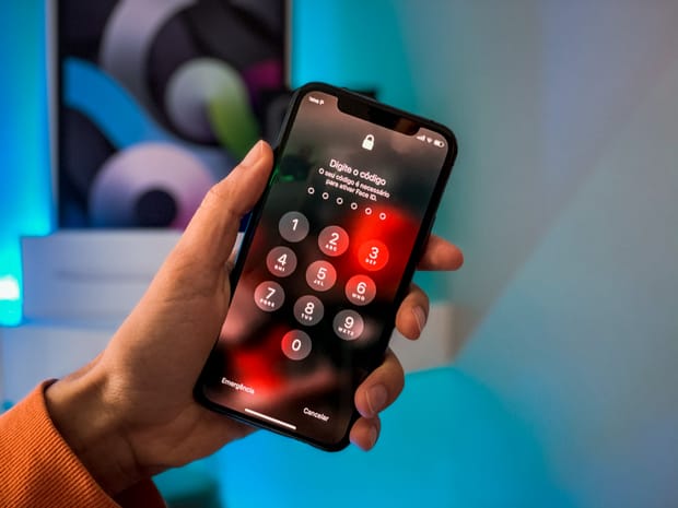 Utiliza um comando de voz secreto para desbloquear o teu iPhone
