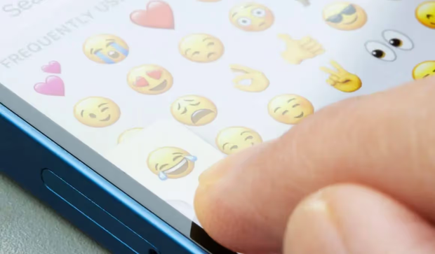 Este tradutor de emojis pode ajudar pais a descodificar mensagens dos jovens